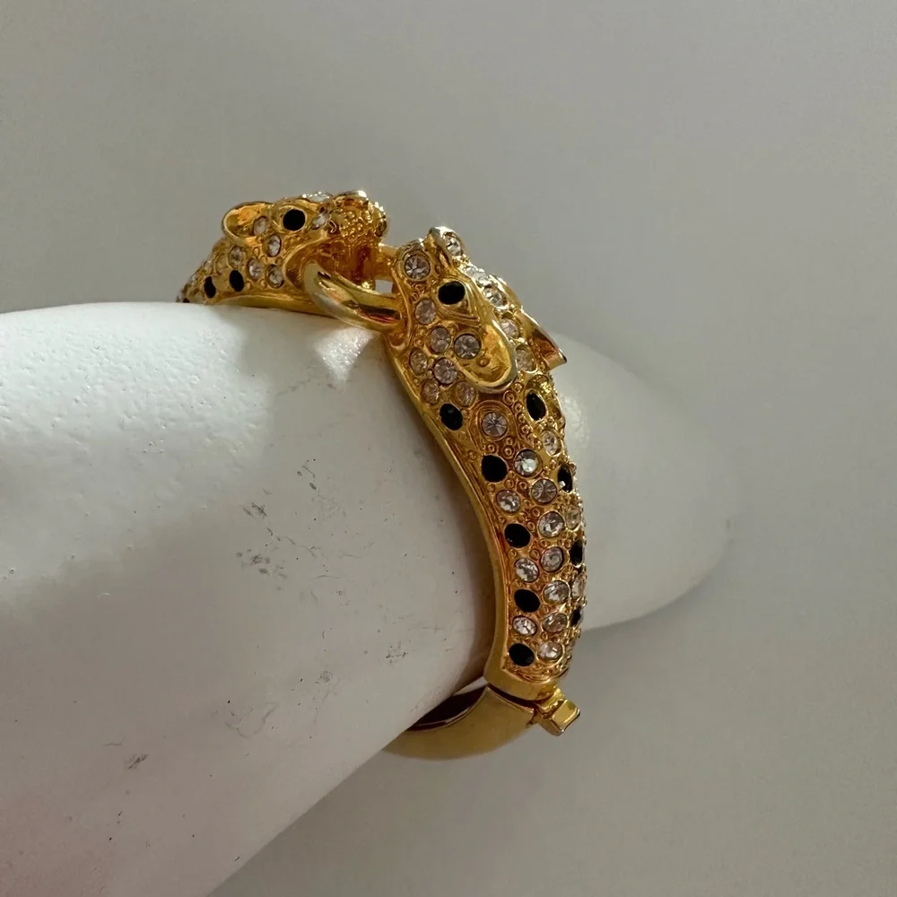 Vintage gold tone‎ rhinestone bangle bracelet leopard cheetah